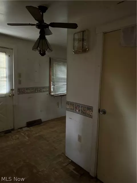Entry Way - 4034 Pardee Rd, Stow, OH 44224 photo 6 of 6