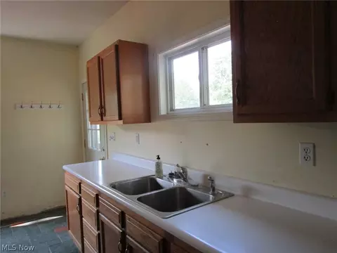 Kitchen - 155 Manola St, Ashtabula, OH 44004 photo 6 of 8