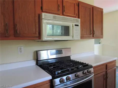 Kitchen - 155 Manola St, Ashtabula, OH 44004 photo 4 of 8