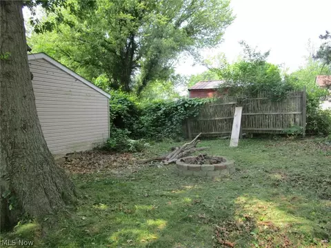 Exterior - 155 Manola St, Ashtabula, OH 44004 photo 7 of 12