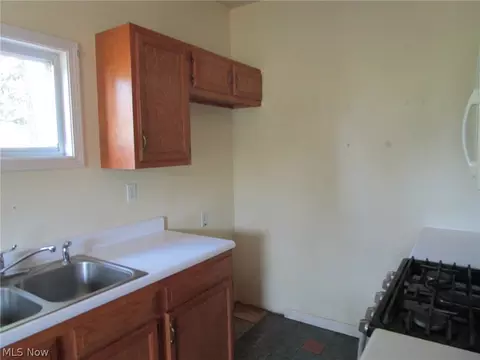 Kitchen - 155 Manola St, Ashtabula, OH 44004 photo 3 of 8