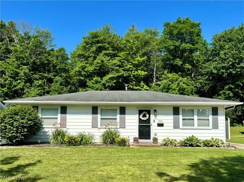 396 Karen Dr, Chardon, OH 44024