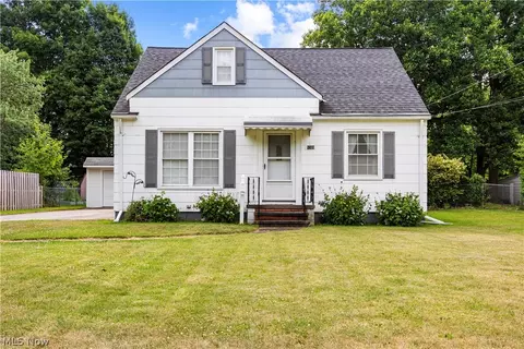 5320 Dover Center Rd, North Olmsted, OH 44070