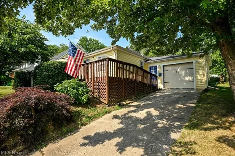 1625 Shriver Ave NE, Canton, OH 44705