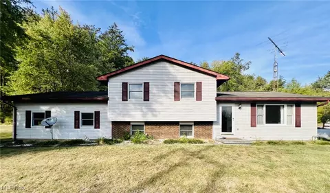 6443 Bloomfield Rd, Cambridge, OH 43725