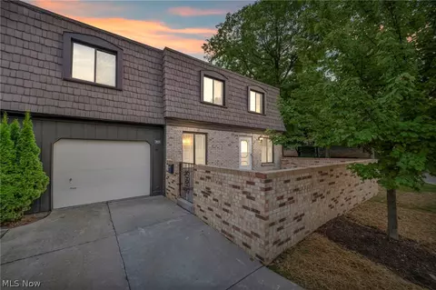 701 Tollis Pkwy, Broadview Heights, OH 44147