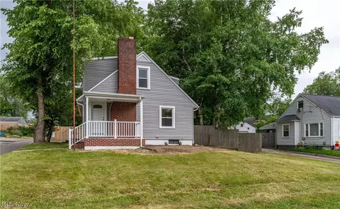 1918 39th St NW, Canton, OH 44709