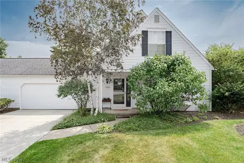 10263 Orchard Hill Ln, Twinsburg, OH 44087
