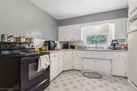 1380 Hamlin Dr, Ashtabula, OH 44004 photo 14