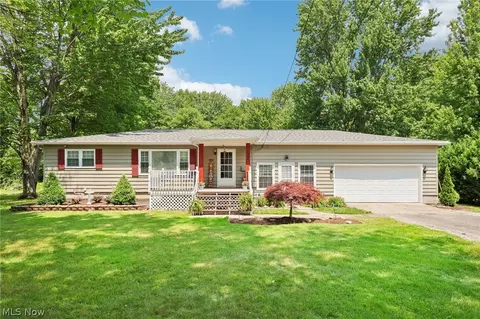 1380 Hamlin Dr, Ashtabula, OH 44004