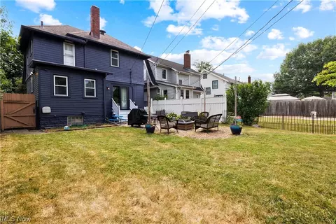226 Denison Ave, Elyria, OH 44035 photo 4