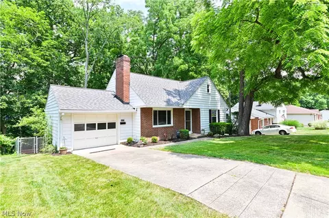 1629 Kingsley Ave, Akron, OH 44313