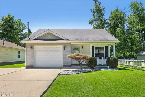 4841 Linda Dr, Geneva, OH 44041