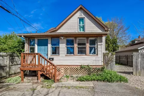 1820 Minerva Ct NW, Canton, OH 44709