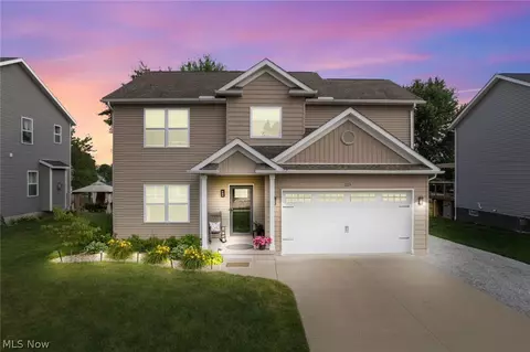 213 Hillside Dr, Wadsworth, OH 44281