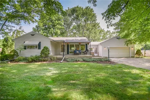 36260 Westwood Dr, North Ridgeville, OH 44039