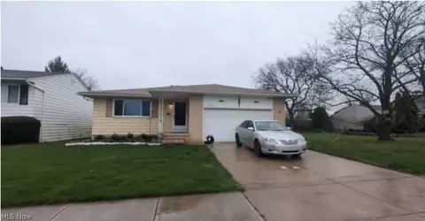 15067 Lisa Dr, Maple Heights, OH 44137