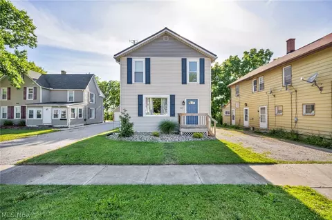 521 High St, Fairport Harbor, OH 44077