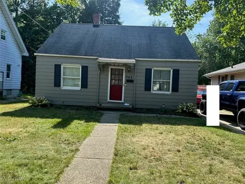 766 Caddo Ave, Akron, OH 44305