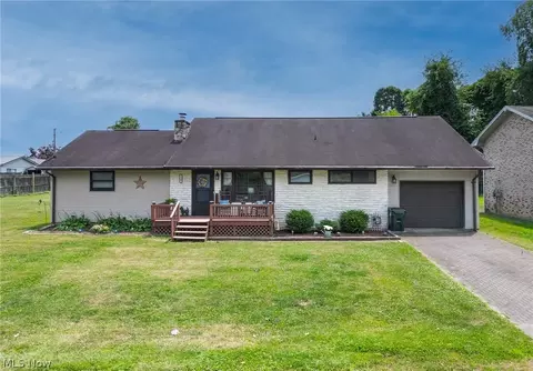 717 Fifth St, Belpre, OH 45714