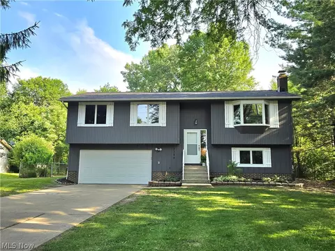 3794 Sleepy Hollow Rd, Brunswick, OH 44212