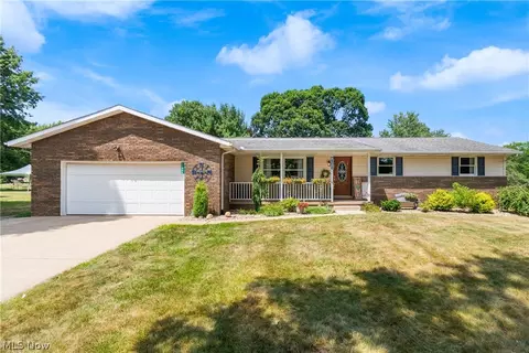 11066 Sagebrush Ave NE, Uniontown, OH 44685