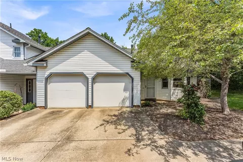 850 Hampton Cir # -5, Aurora, OH 44202