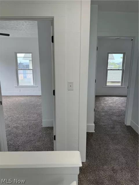 Entry Way - 1118 W 6th St, Ashtabula, OH 44004 photo 4 of 6