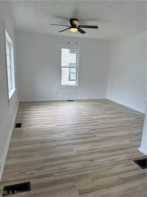 Living - 1118 W 6th St, Ashtabula, OH 44004 photo 1 of 2