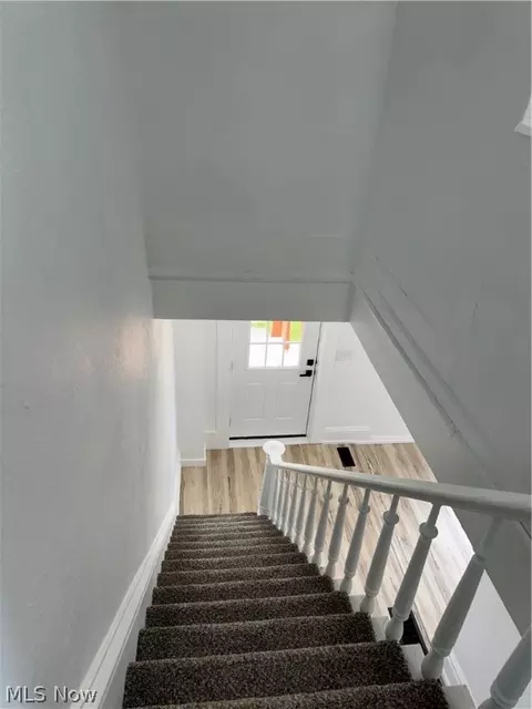 Entry Way - 1118 W 6th St, Ashtabula, OH 44004 photo 6 of 6