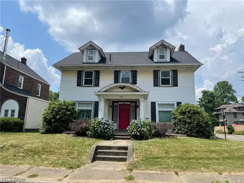 239 Roslyn Ave NW, Canton, OH 44708