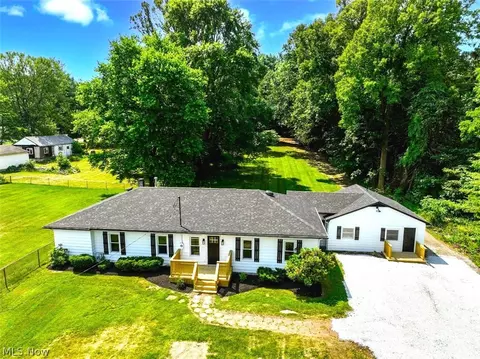 1198 E Turkeyfoot Lake Rd, Akron, OH 44312