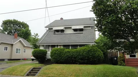 1073 Coventry St, Akron, OH 44306