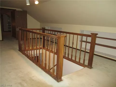 Entry Way - 727 Canterbury Ln, Boardman, OH 44512 photo 4 of 5