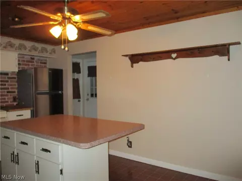 Kitchen - 727 Canterbury Ln, Boardman, OH 44512 photo 4 of 4