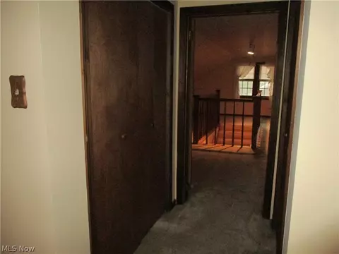 Entry Way - 727 Canterbury Ln, Boardman, OH 44512 photo 5 of 5