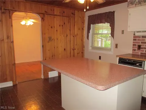Kitchen - 727 Canterbury Ln, Boardman, OH 44512 photo 3 of 4