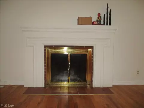Living - 727 Canterbury Ln, Boardman, OH 44512 photo 3 of 4