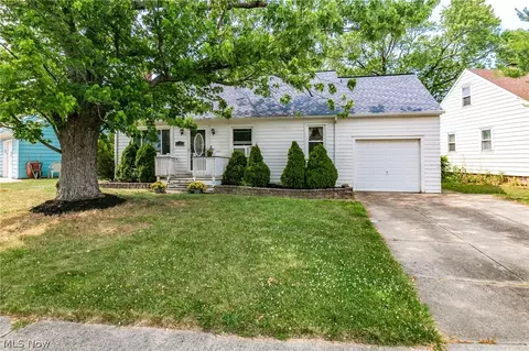 32213 Glen Arden Dr, Willowick, OH 44095