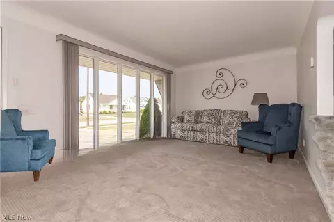 29736 Phillips Ave, Wickliffe, OH 44092 photo 3