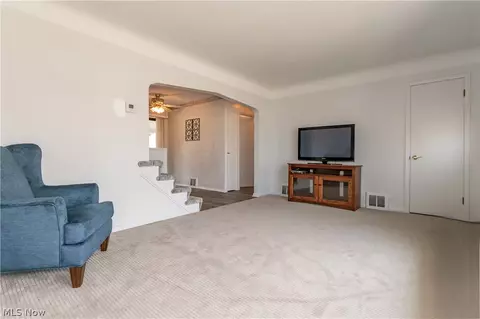29736 Phillips Ave, Wickliffe, OH 44092 photo 4