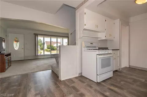 29736 Phillips Ave, Wickliffe, OH 44092 photo 7
