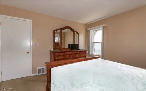 29736 Phillips Ave, Wickliffe, OH 44092 photo 14