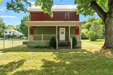 1065 S Johnson Rd, Sebring, OH 44672