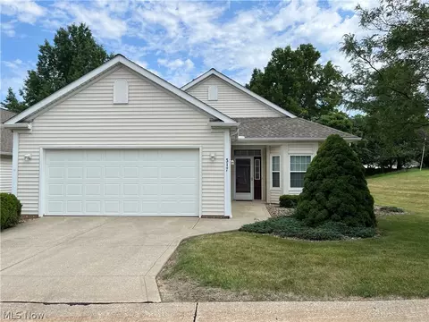 317 Village Dr E, Seven Hills, OH 44131