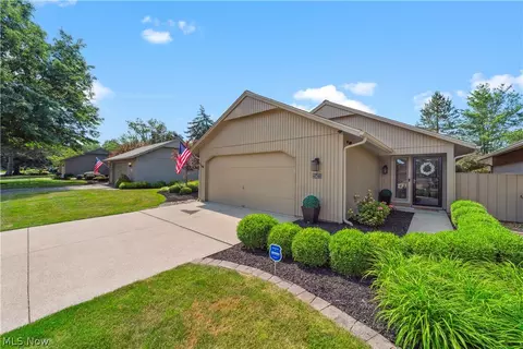 21471 Timber Oak Ct, Strongsville, OH 44149
