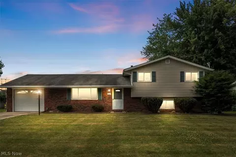 34015 Luanne Dr, North Ridgeville, OH 44039