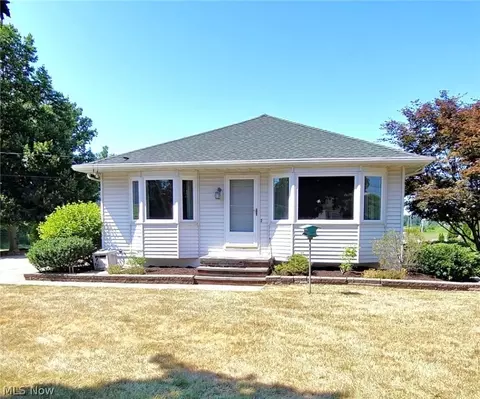39195 Johnnycake Ridge Rd, Willoughby, OH 44094
