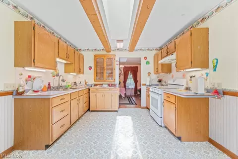 Kitchen - 9712 Nichols Rd, Windham, OH 44288 photo 2 of 4