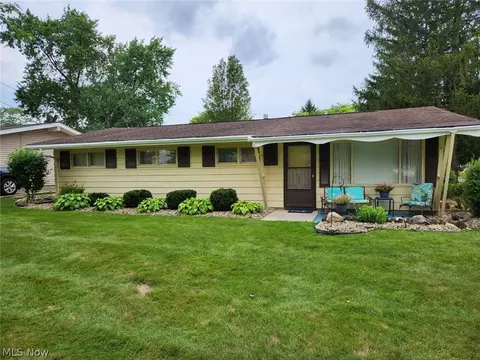 9142 Cambridge Dr, Northfield, OH 44067